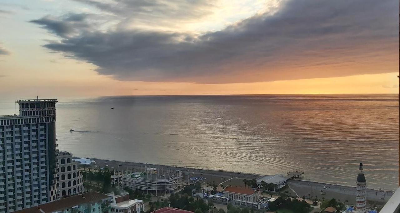 Luxury Sea View Orbi City Batoumi Extérieur photo